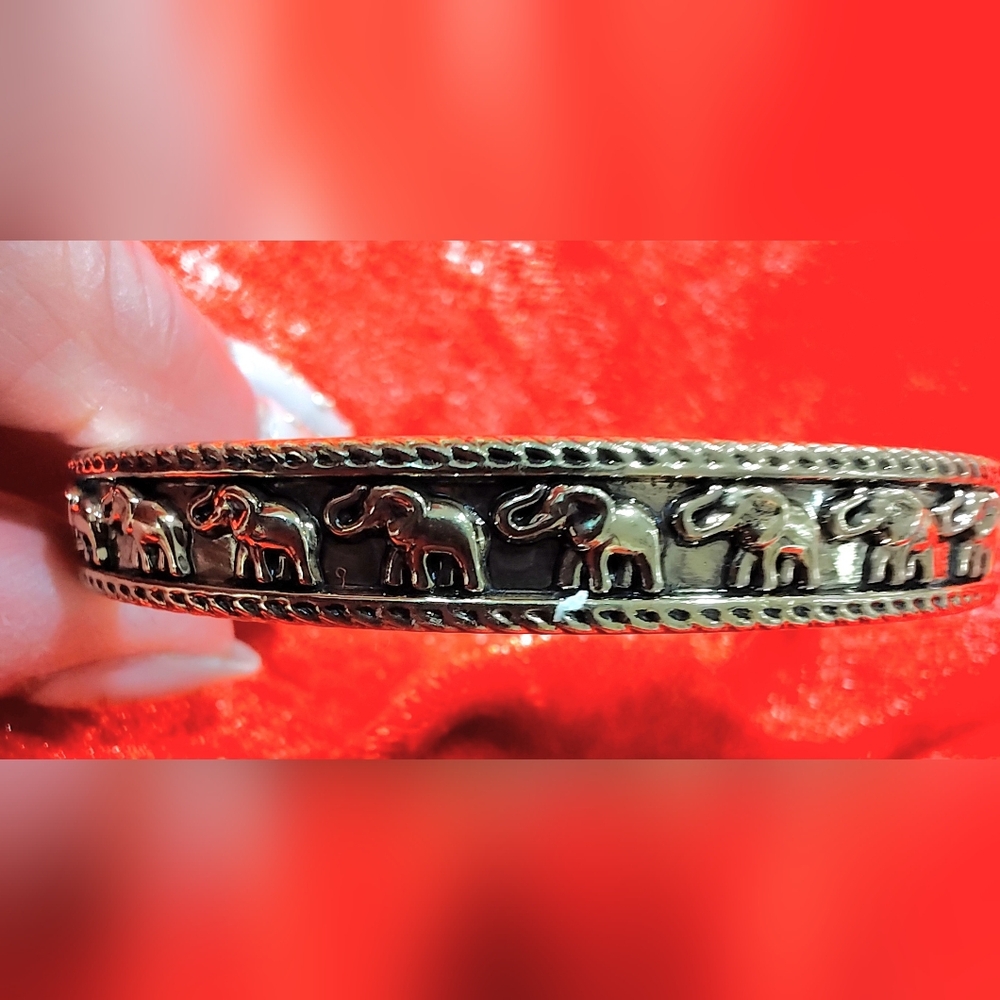 Gold Tone Elephant Bangle Bracelet - Picture 2 of 4